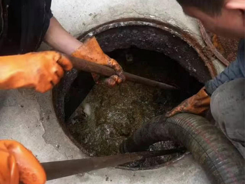 克拉玛依清理化粪池时如何避免沼气的危害?